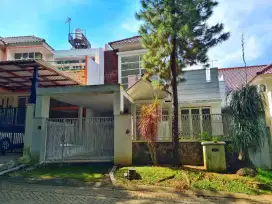 Rumah Mewah 2 Lantai Ada Kolam Renang Kawasan Elite Villa Puncak Tidar