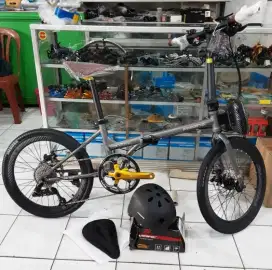 Sepedalipat pasific blazon 300 ukuran 20 inch speed 10 banyak bonusnya