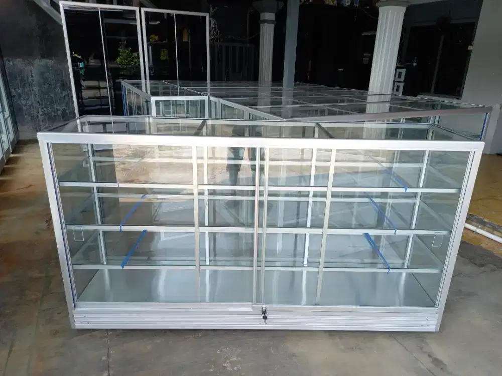 Etalase toko panjang 2 meter + roda