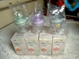 Botol minuman kosong tanpa tali