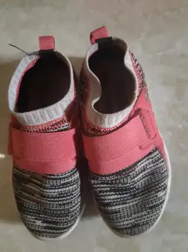 Sepatu tsum tsum nyala
