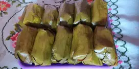 Menerima pesanan lontong isi oncom/kentang/wortel