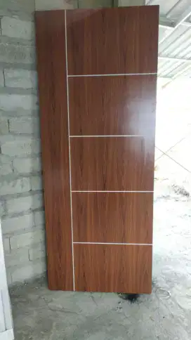 Pintu triplek berlapis HVL
