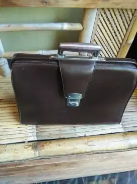Tas kantor clasic