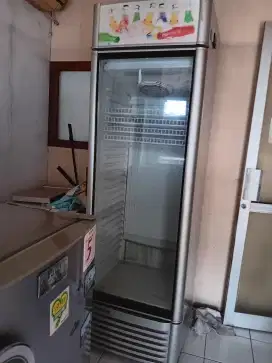 Kulkas freezer minuman dingin