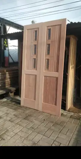 Langsung pengrajin pintu jendela kusen kayu jati dan mahoni