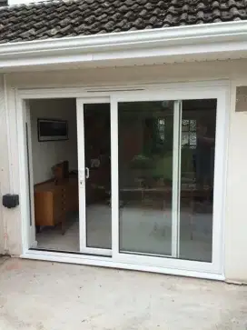 Jendela aluminium kaca