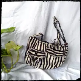 LIMITED EDITION! Dijual Tas Selempang BELUDRU ASIMETRIS