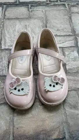 Sepatu anak cewek pink