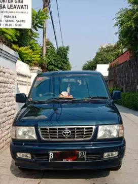Toyota Kijang LGX th 2000