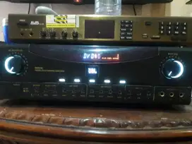 Amplifier merek JBL