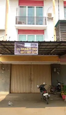 Ruko Aralia Harapan Indah 2.5 Lantai