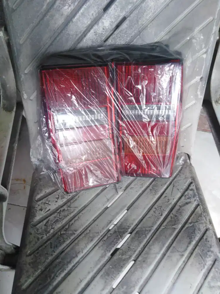 Lampu stoplamp sepasang original cherokee xj