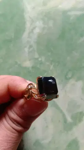 Cincin batu hitam cakep nih