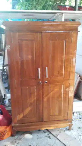 Lemari Tanggung / lemari anak