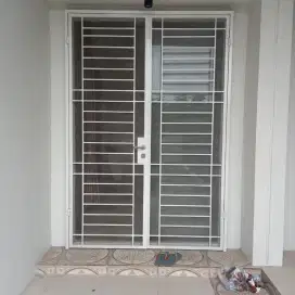 Pintu kasa nyamuk bahan besi