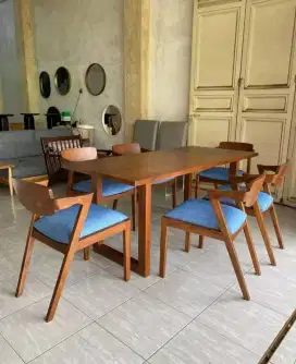 Meja makan minimalis modern