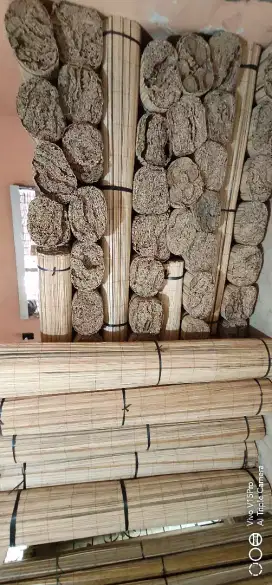 Tirai Krei bambu sawet dan rotan buat tutup  panas dan hujan