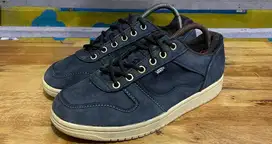 Sepatu Vans Size 42