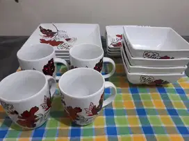 Coventry Velvet Bouquet Set P-111 Fine Porcelaine Piring Mangkuk Gelas