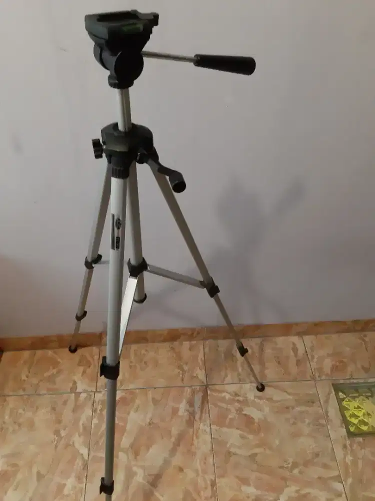 Standing/Tripod Camera/ Video