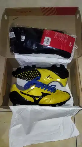 Sepatu Bola Mizuno Ignitus (Gratis Kaos Kaki panjang specs, baru, ori)