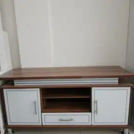 Meja Tv / Rak Tv minimalis