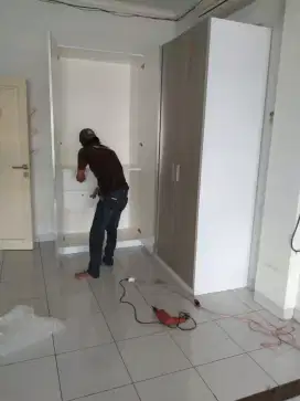 Jasa tukang rakit lemari