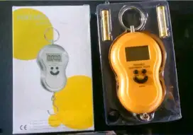 Timbangan gantung digital