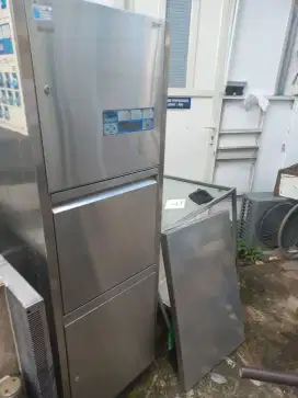 D cari besi tua barang bekas gudang dan perkantoran
