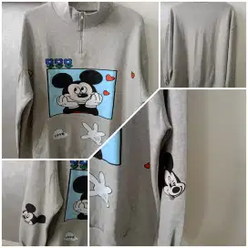 253. Crewneck Mickey Mouse