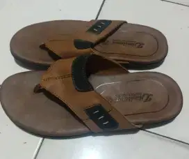 Sandal kulit asli DIMILOVA no 41 warna coklat tua.