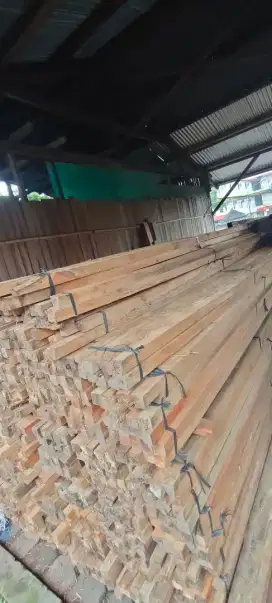Usuk Kaso Kayu Sengon / Alba 3m Untuk Plafon Begesting Suri-suri Cor