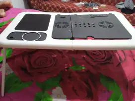 Barang bekas pakai minus Meja laptop lipat portable dengan kipas angin