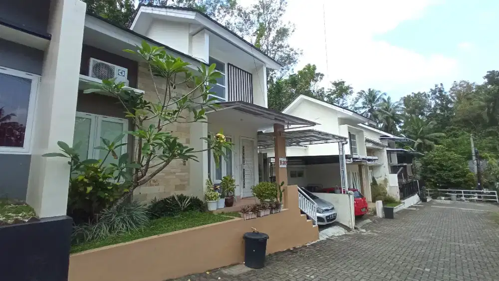 RUMAH FULLY FURNISHED ONE GATE SYSTEM NEAR UMY UMBY KESBANG YIA