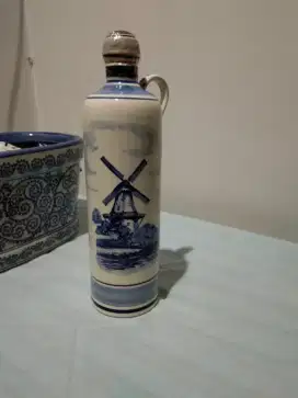 Botol antik Delft blue