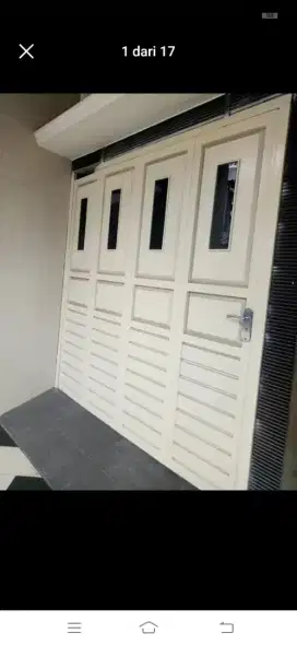 Pintu garasi mobil