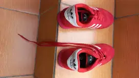 Jual sepatu adidas no 35 kesempitan