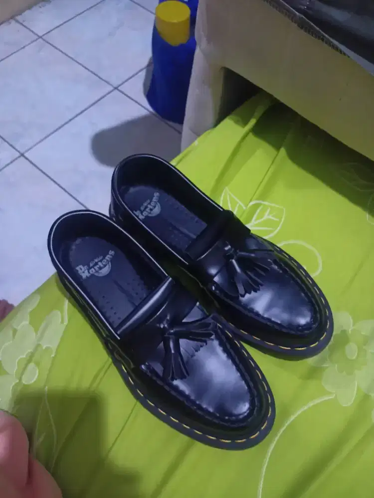 Docmart Adrian tassel size 39