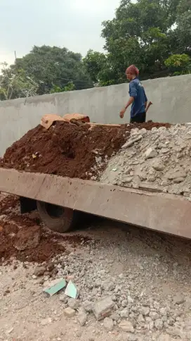Buang puing dan tanah urug sediakan urugan murah