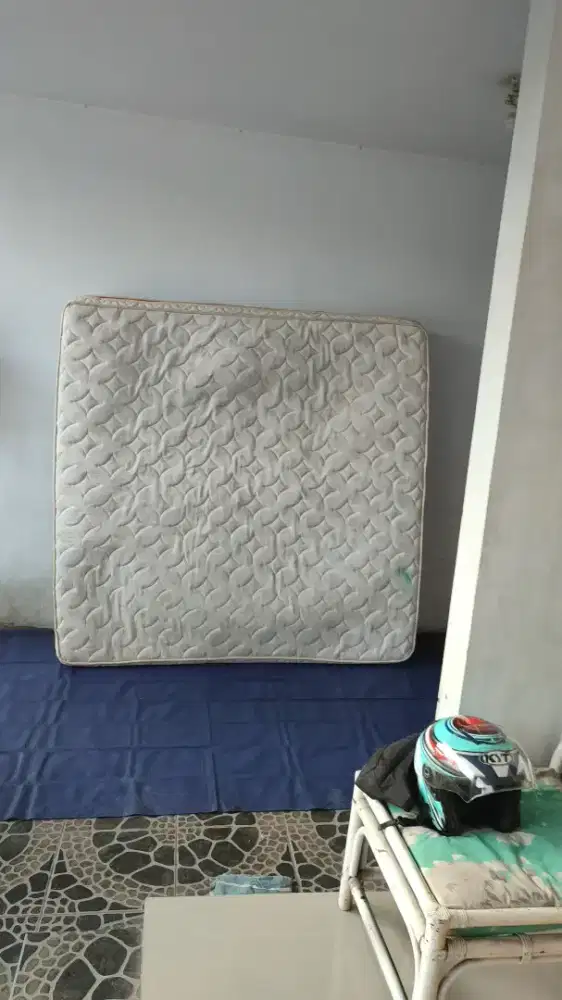 Springbed Divan + Matras Kasur Jual Cepat Ex Pemakai