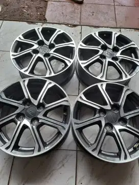 Velg mobil sigra r14 cocok buat ayla agya calya karimun dll