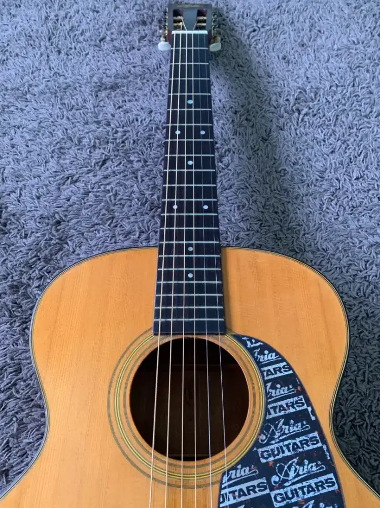 Gitar akustik original Japan