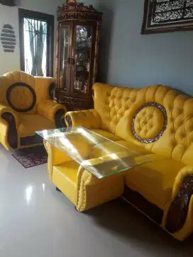 Sofa raja kancing