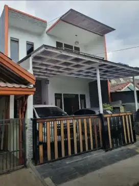 RUMAH 2 LANTAI FRES DI DEPAN GRAND GALAXY MALL