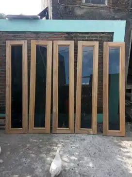 Daun jendela jati