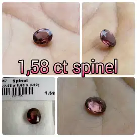 Natural 1,58 Carat Oval 8 x 7 mm red orange Spinel Srilanka
