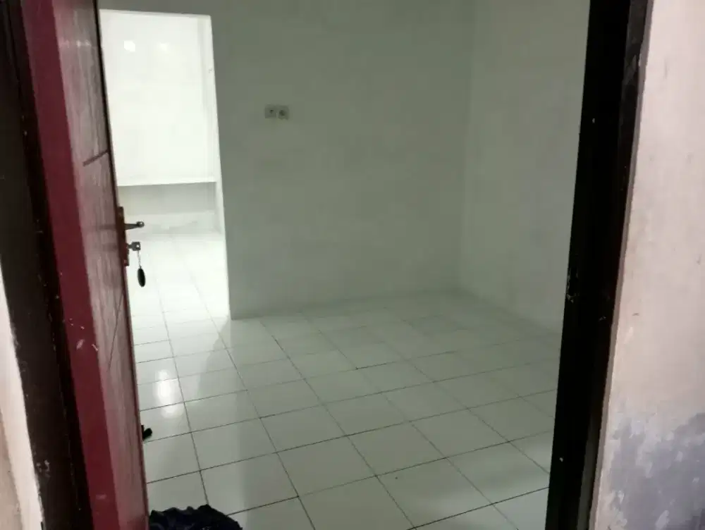 Kontrakan radio dalam