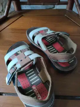 Sepatu sandal anak keren