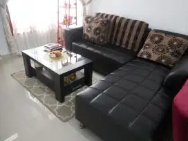 Sofa hitam leter L